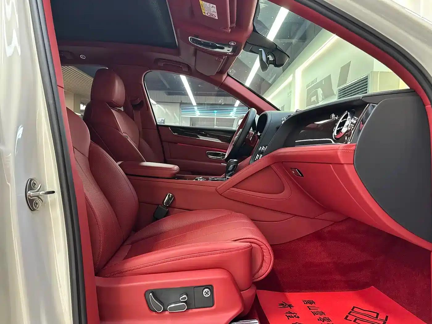 Bentayga 2021 4.0T V8 — миниатюра 24
