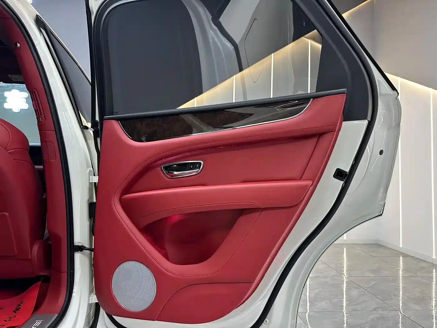 Bentayga 2021 4.0T V8 — миниатюра 28