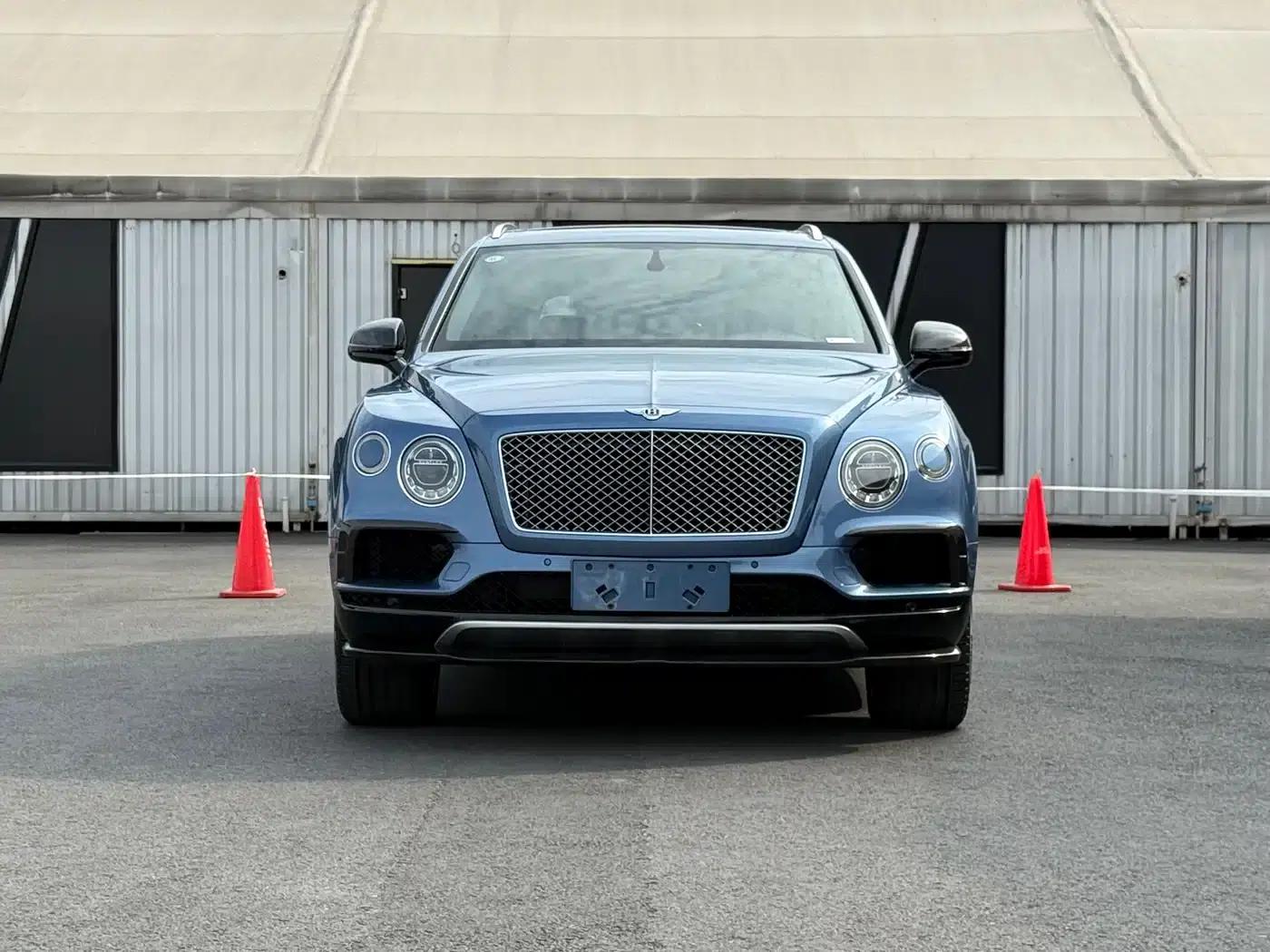 Bentayga 2016 6.0T Standard Edition — миниатюра 2