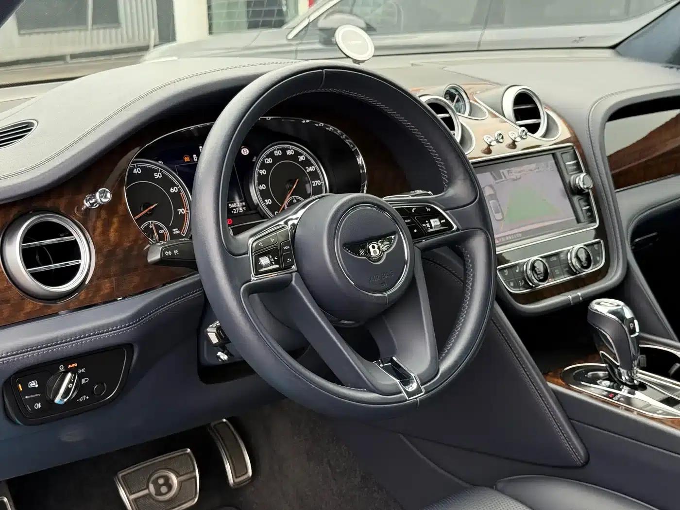 Bentayga 2016 6.0T Standard Edition — миниатюра 6