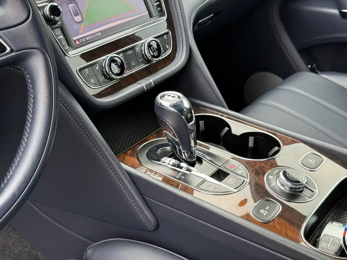 Bentayga 2016 6.0T Standard Edition — миниатюра 7