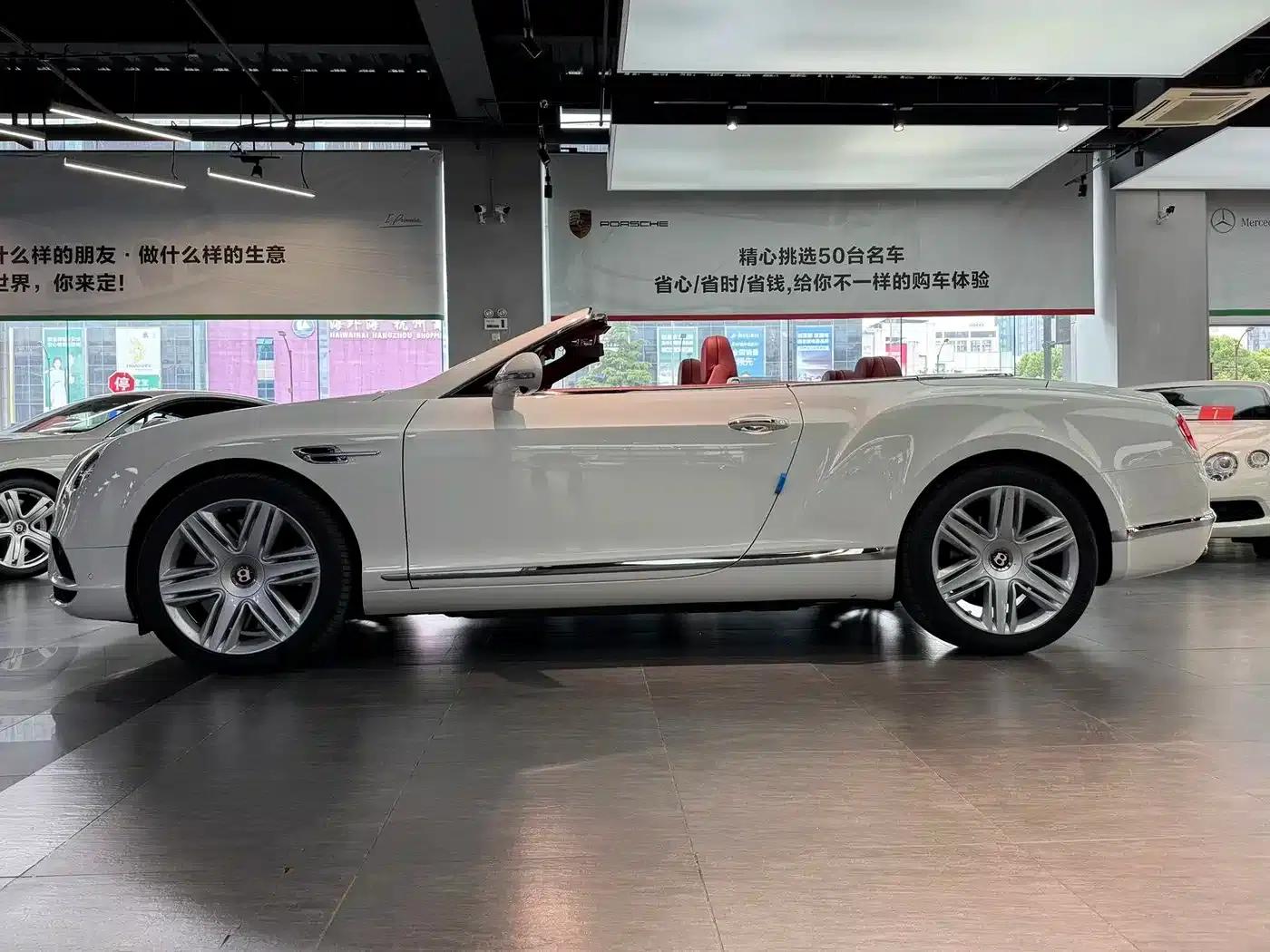 2017 Continental 4.0T GT V8 Convertible — миниатюра 15