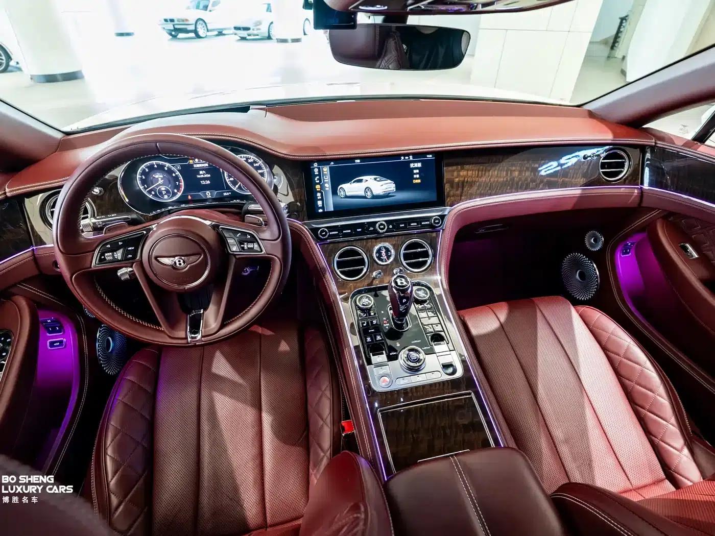2020 Continental 4.0T GT V8 — миниатюра 38