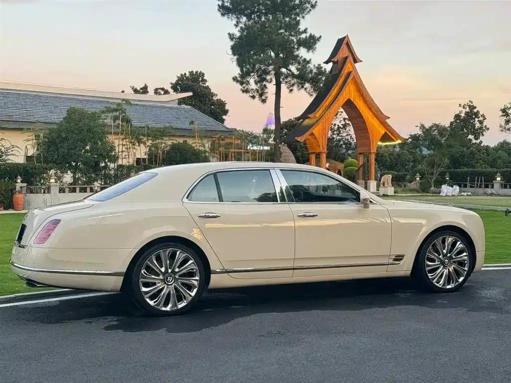 2013 Mulsanne 6.8T Mulliner Special Edition — миниатюра 8