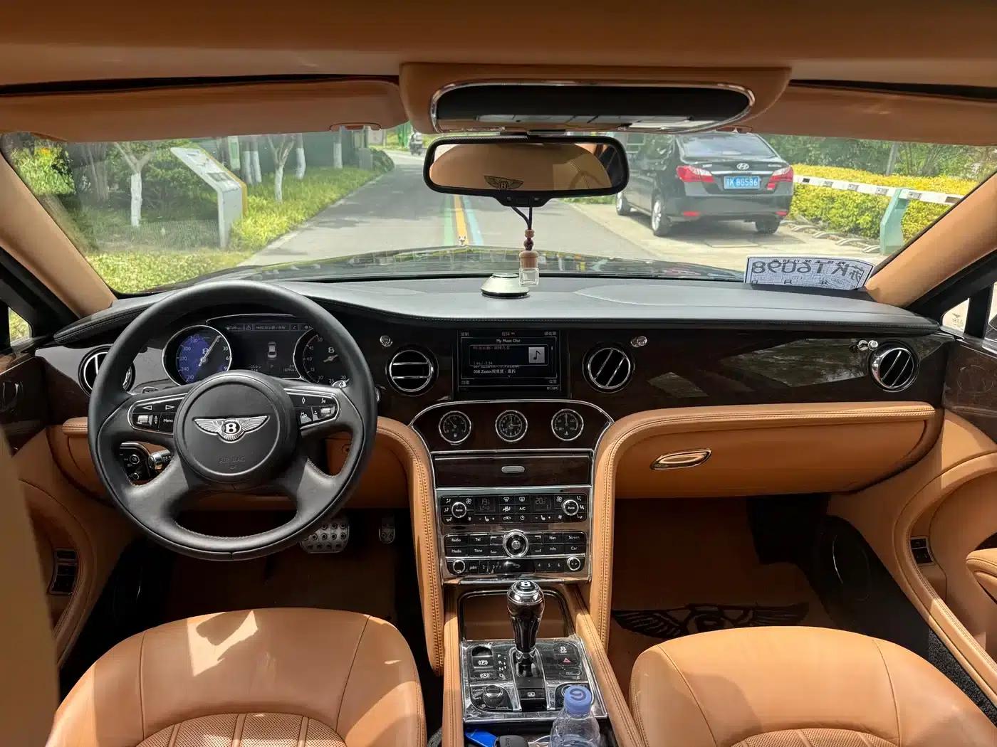 2013 Mulsanne 6.8T Mulliner Special Edition — миниатюра 17