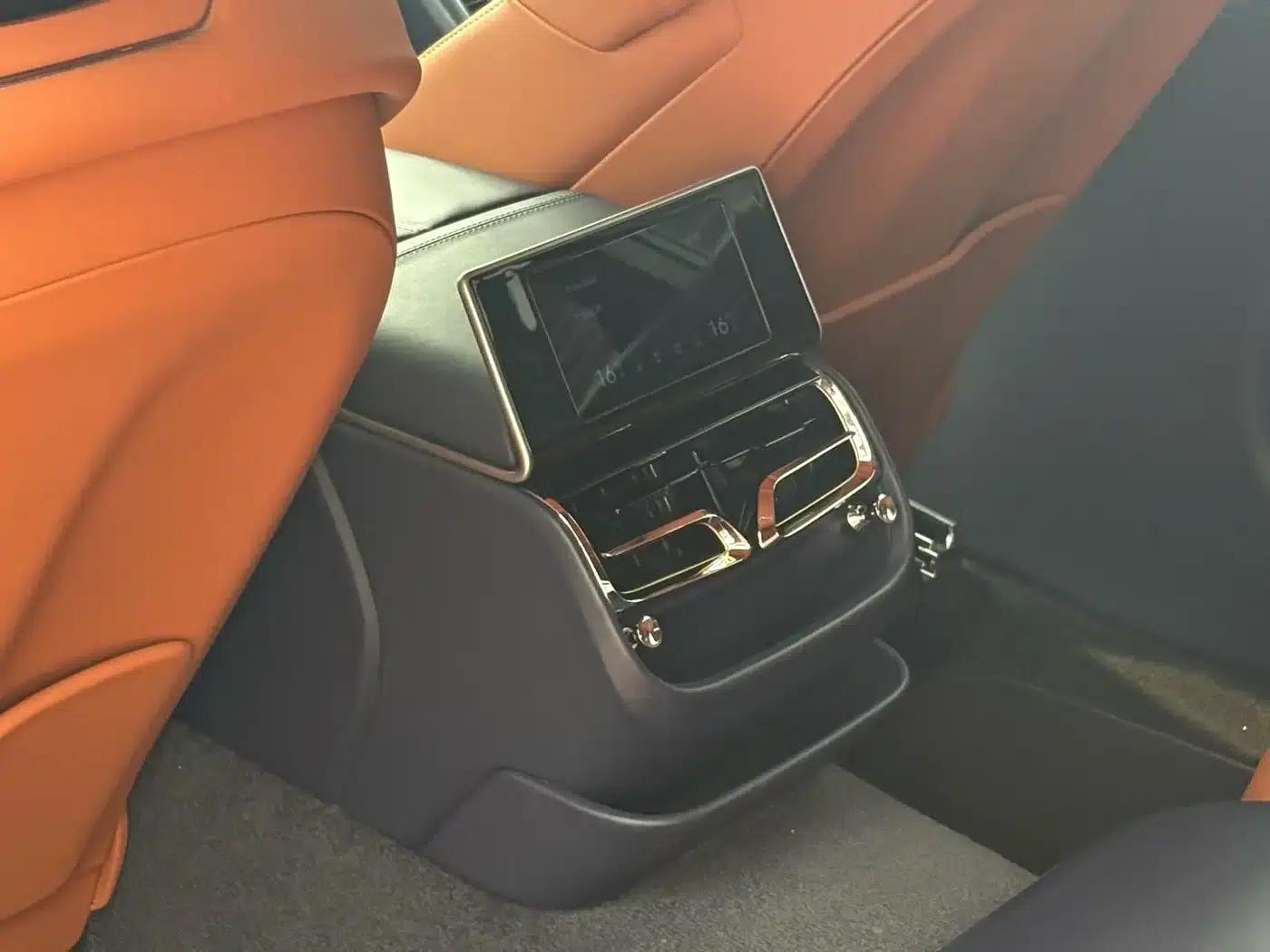 2024 Flying Spur Plug-in Hybrid 2.9T V6 Hybrid — миниатюра 18