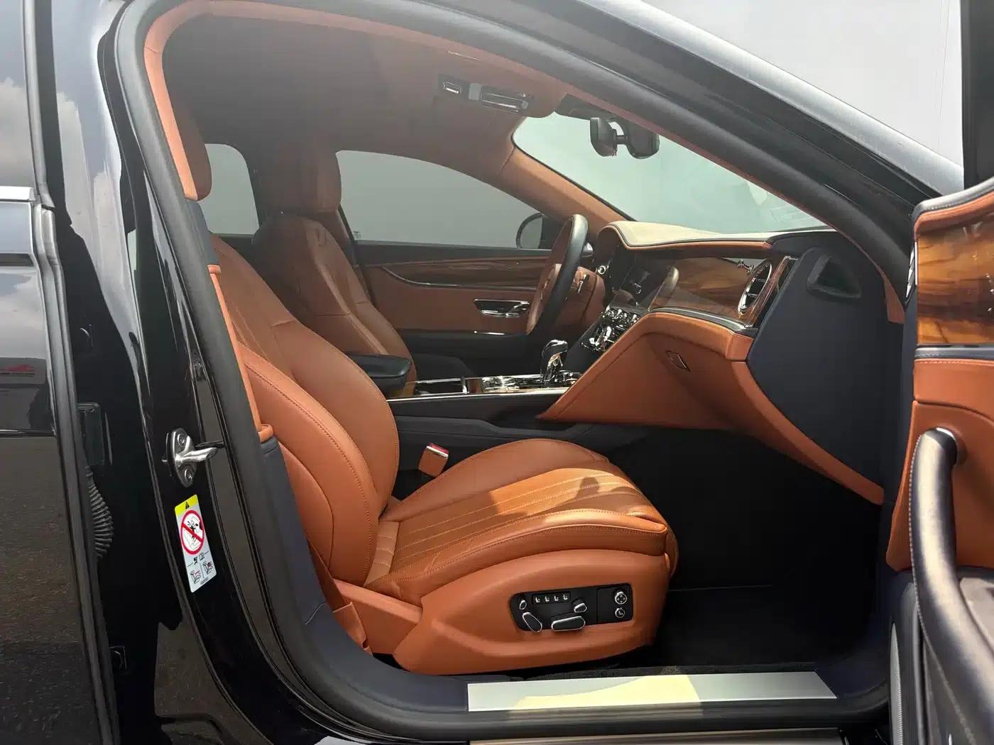 2024 Flying Spur Plug-in Hybrid 2.9T V6 Hybrid — миниатюра 19
