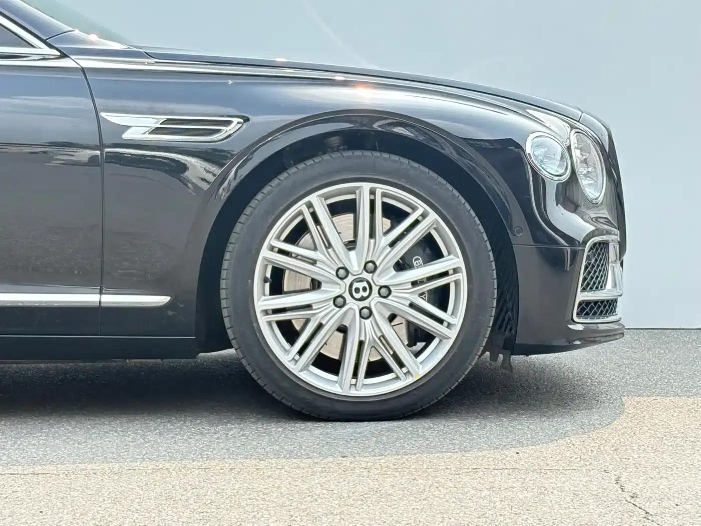 2024 Flying Spur Plug-in Hybrid 2.9T V6 Hybrid — миниатюра 26