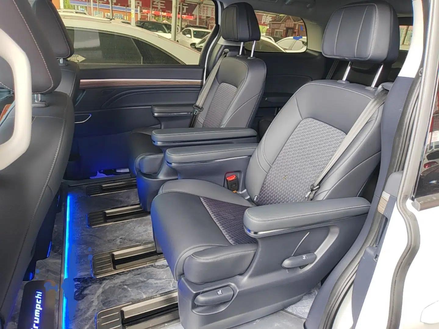 GAC Trumpchi M8 2024 Lingxiu Series 390T Luxury Edition — миниатюра 19