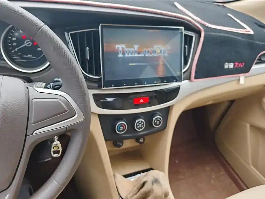 Baojun 730 2016 1.5L Manual Comfort 7-Seater National V Emission Standard — миниатюра 13