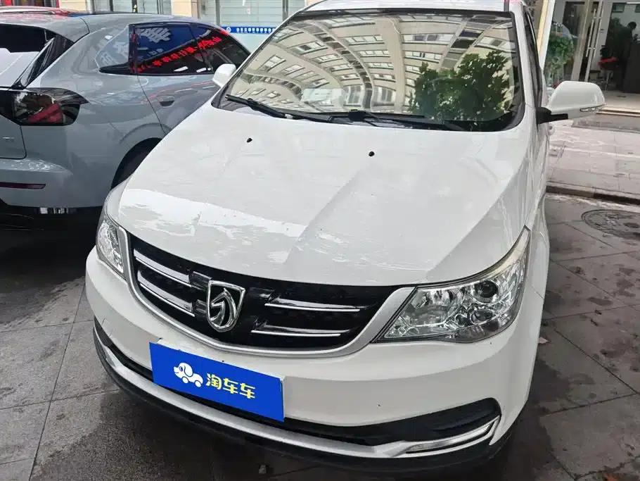 Baojun 730 2016 1.5L Manual Value Edition 7-Seater National V Emission Standard — миниатюра 1