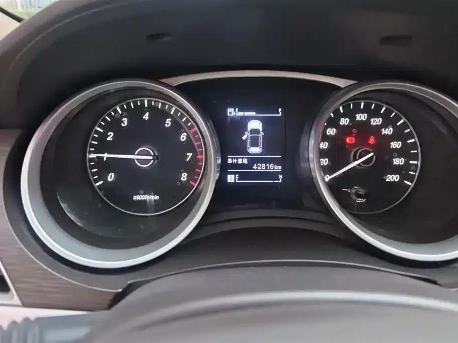 Baojun 730 2016 1.5L Manual Value Edition 7-Seater National V Emission Standard — миниатюра 14