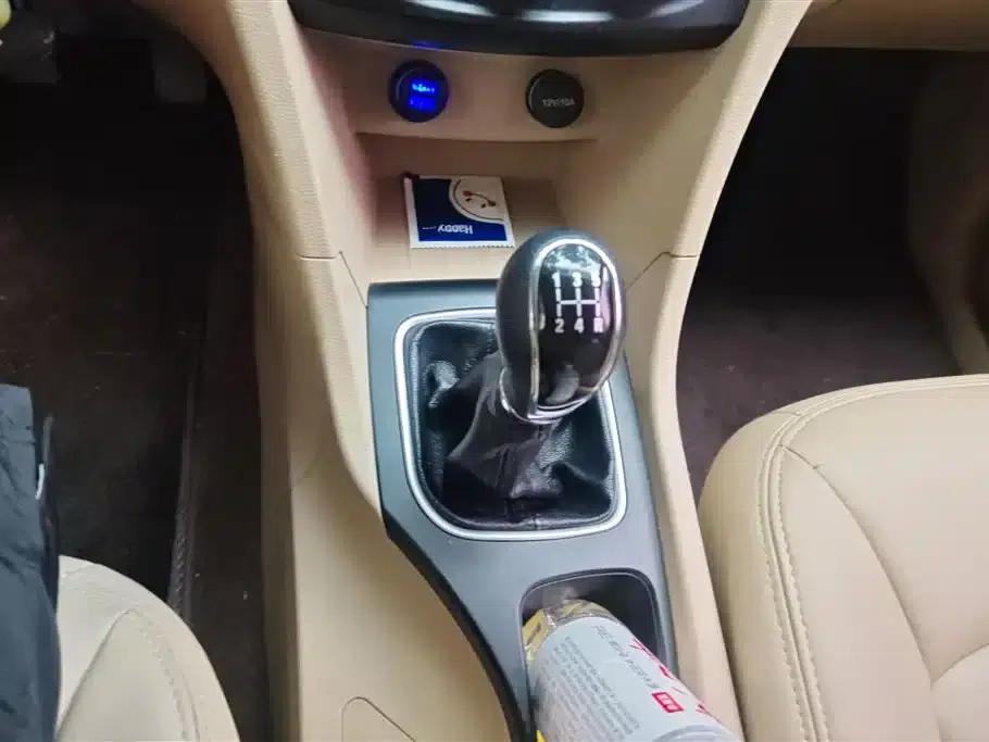 Baojun 730 2016 1.5L Manual Value Edition 7-Seater National V Emission Standard — миниатюра 16