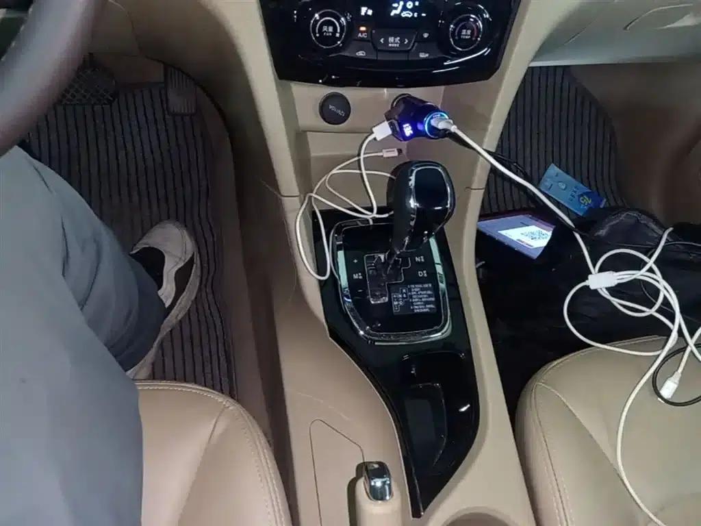 Baojun 730 2016 1.8L iAMT Luxury 7-seater — миниатюра 14
