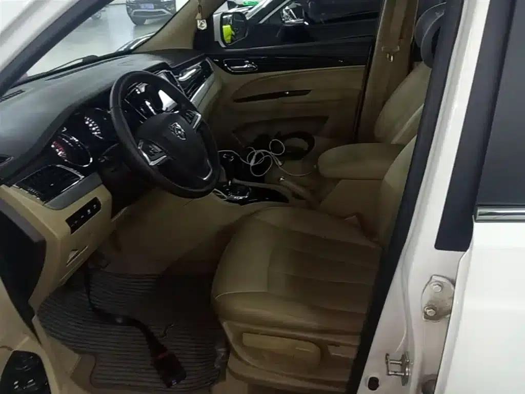 Baojun 730 2016 1.8L iAMT Luxury 7-seater — миниатюра 15