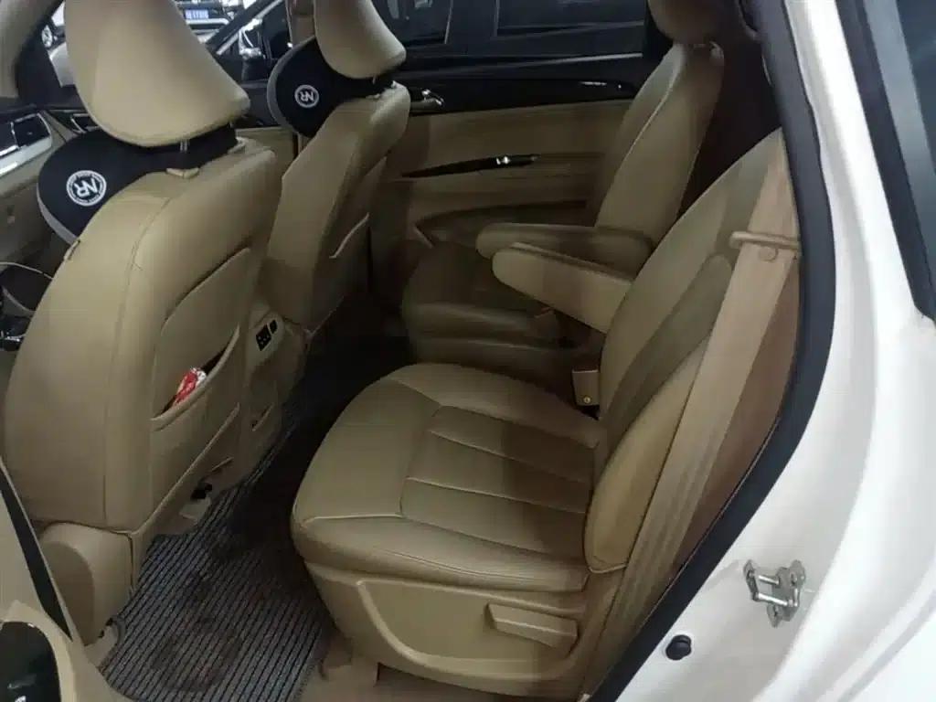 Baojun 730 2016 1.8L iAMT Luxury 7-seater — миниатюра 17