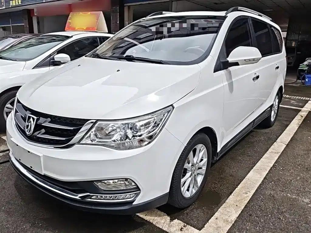 Baojun 730 2016 1.8L Manual Deluxe 7-Seater — миниатюра 1