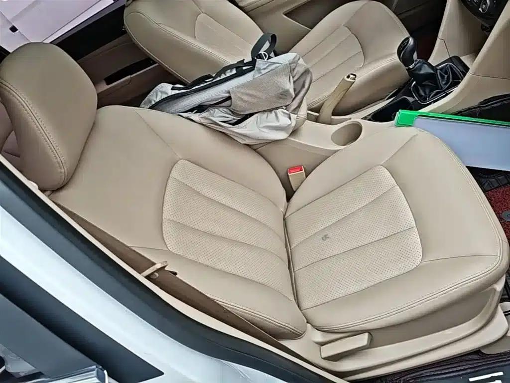 Baojun 730 2016 1.8L Manual Deluxe 7-Seater — миниатюра 25