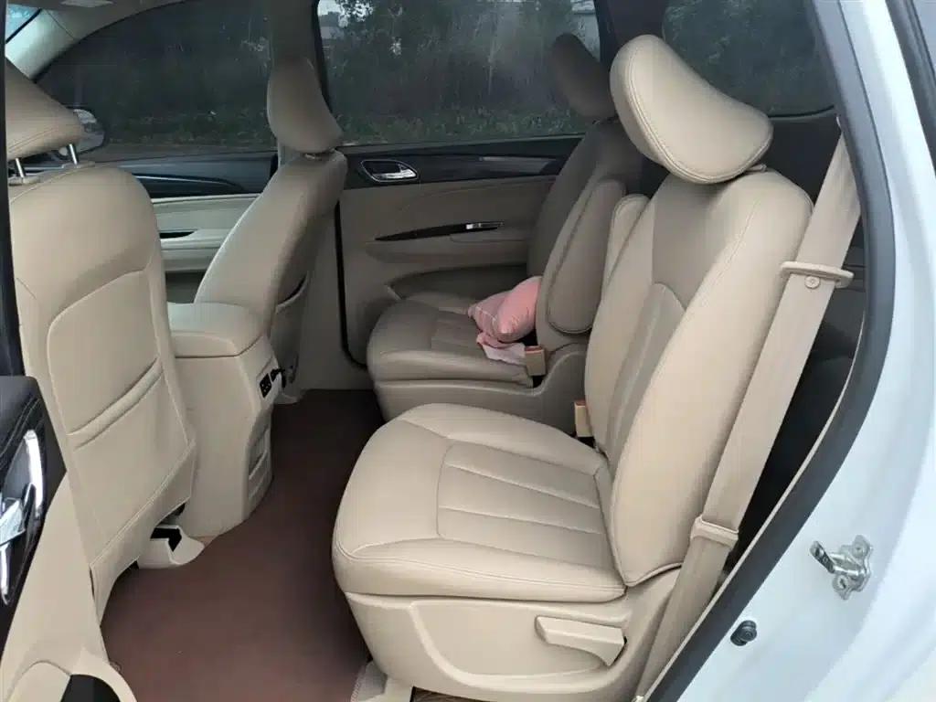 Baojun 730 2016 1.5L Manual Comfort 7-Seater National V Emission Standard — миниатюра 17