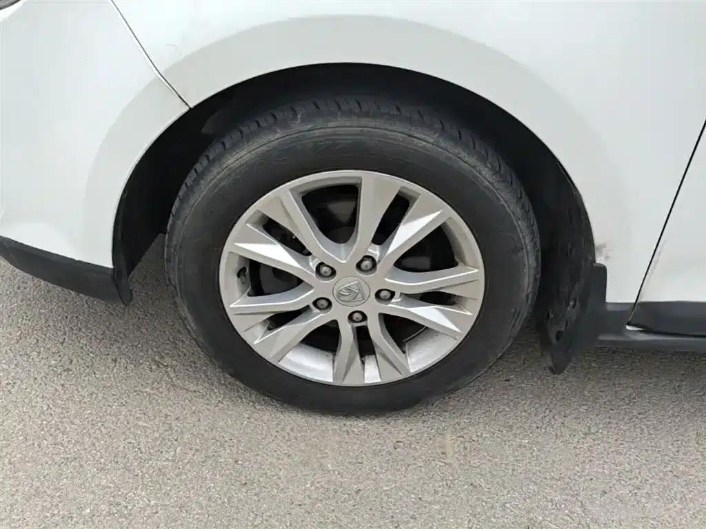 Baojun 730 2016 1.5L Manual Comfort 7-Seater National V Emission Standard — миниатюра 23