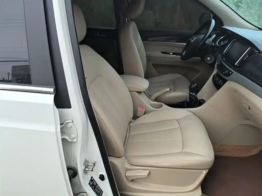 Baojun 730 2016 1.5L Manual Comfort 7-Seater National V Emission Standard — миниатюра 25