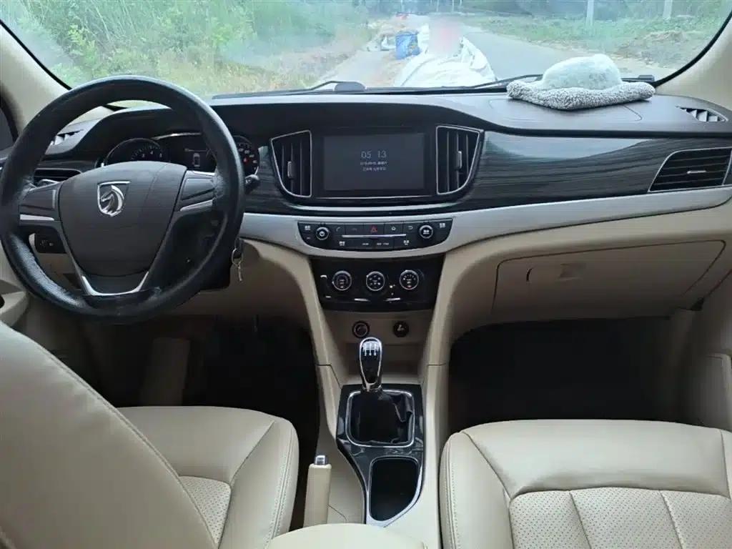 Baojun 730 2016 1.5L Manual Comfort 7-Seater National V Emission Standard — миниатюра 10