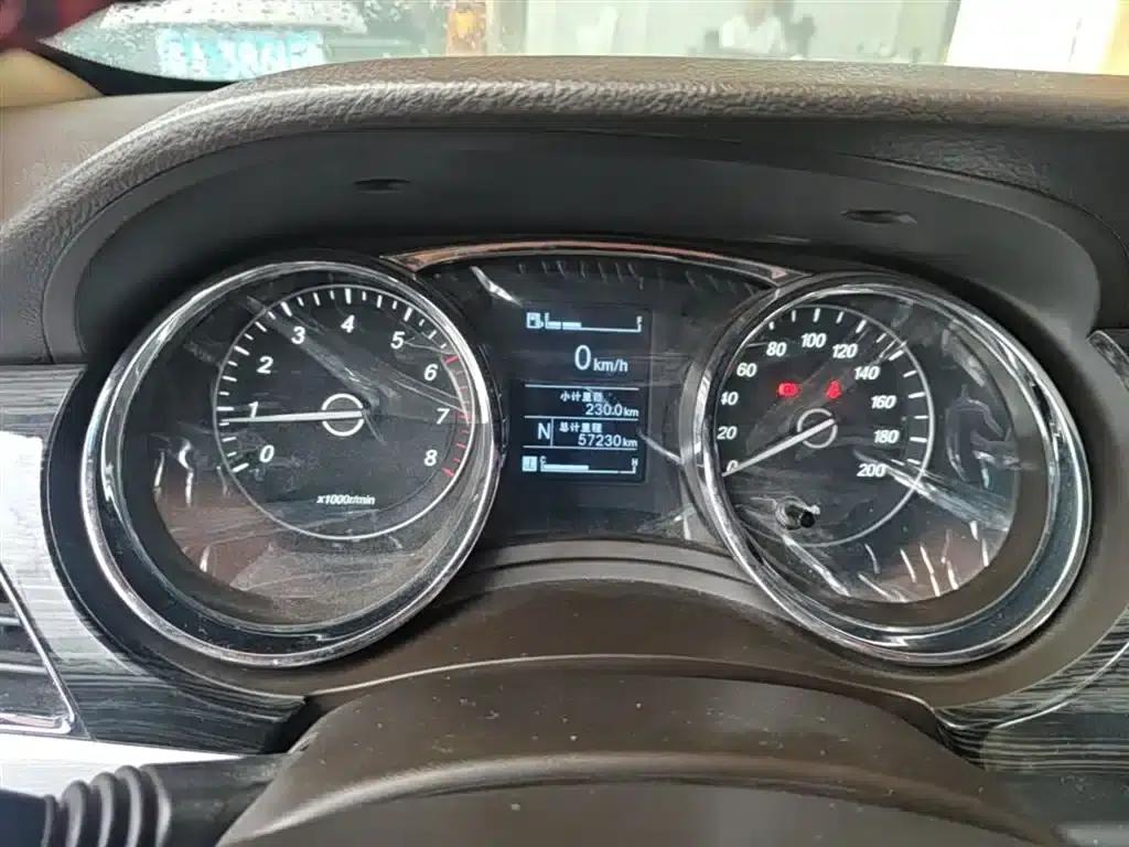 Baojun 730 2016 1.8L iAMT Comfort 7-seater — миниатюра 12