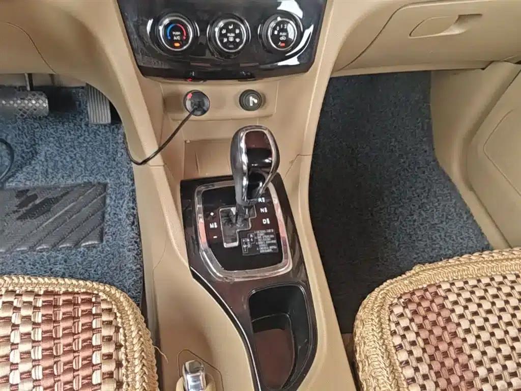 Baojun 730 2016 1.8L iAMT Comfort 7-seater — миниатюра 14