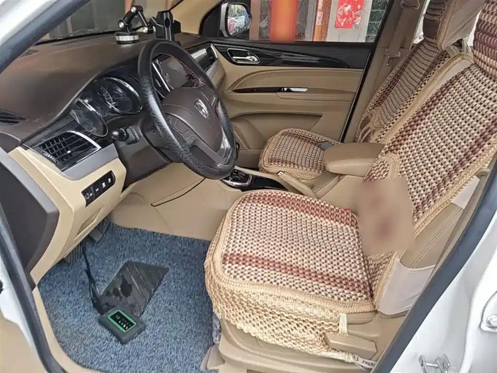 Baojun 730 2016 1.8L iAMT Comfort 7-seater — миниатюра 15