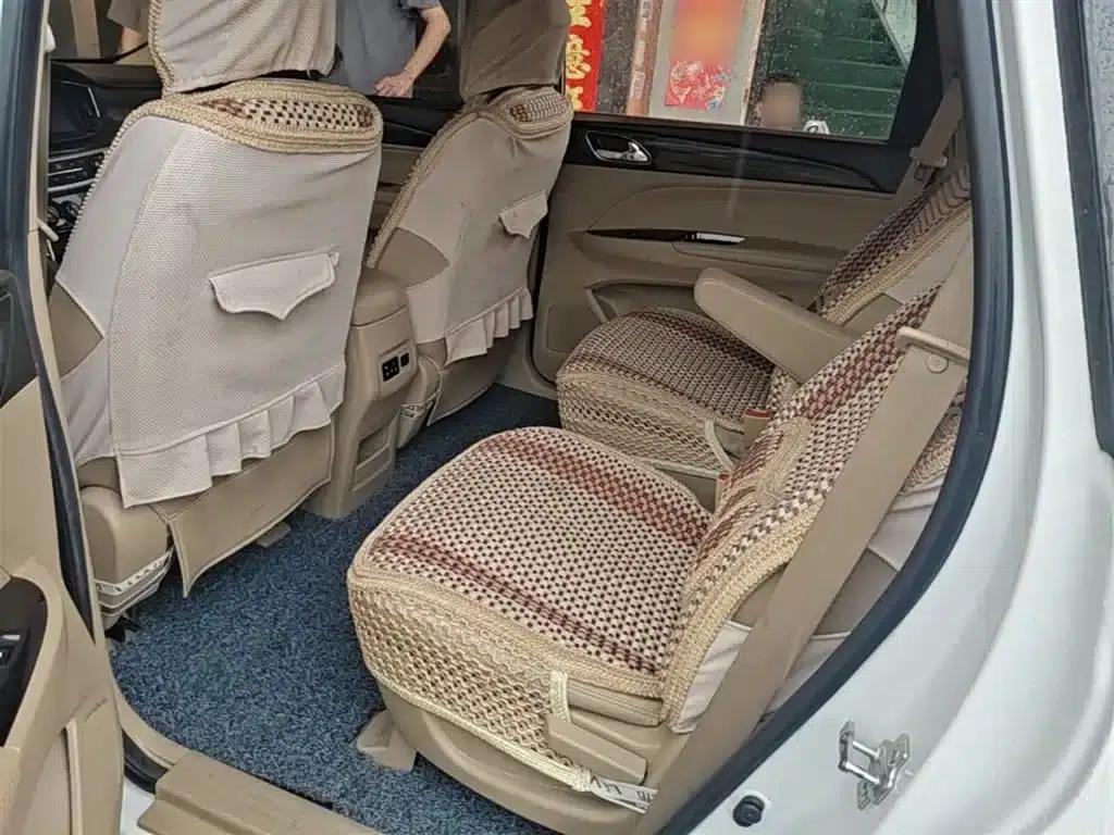 Baojun 730 2016 1.8L iAMT Comfort 7-seater — миниатюра 17