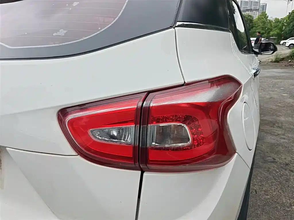 Baojun 510 2017 1.5L Manual Fashion Edition — миниатюра 8