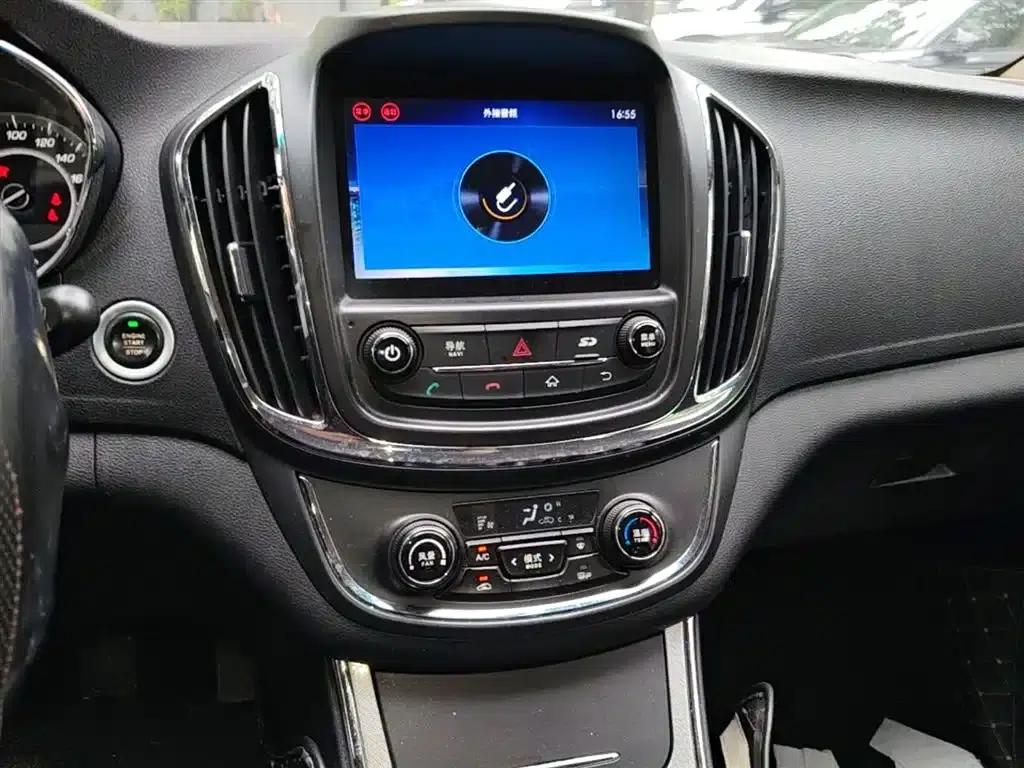Baojun 560 2016 1.8L Manual Deluxe Edition — миниатюра 20