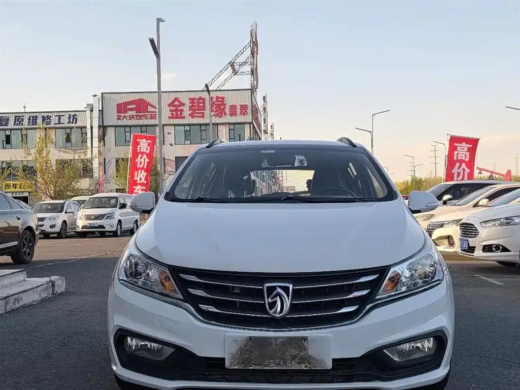 Baojun 310 2016 1.2L Manual Deluxe Edition — миниатюра 2