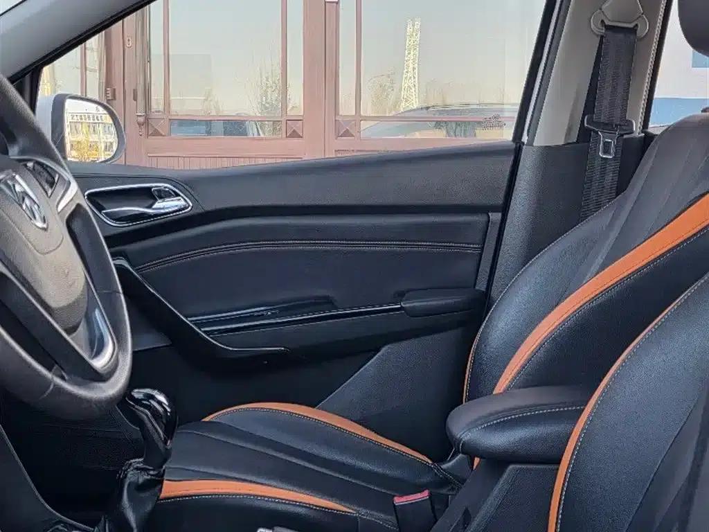 Baojun 310 2016 1.2L Manual Deluxe Edition — миниатюра 4