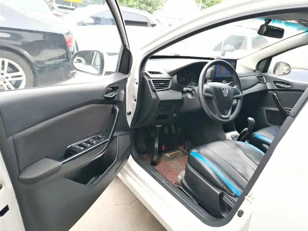 Baojun 310 2016 1.2L Manual Comfort Model — миниатюра 16