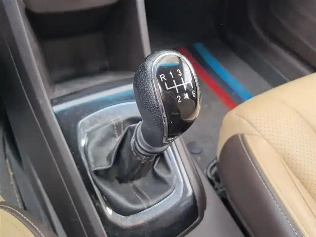 Baojun 310W 2017 1.5L Manual Fashion Edition (National V Emission Standard) — миниатюра 14