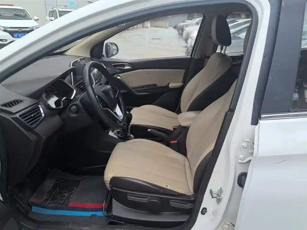 Baojun 310W 2017 1.5L Manual Fashion Edition (National V Emission Standard) — миниатюра 15