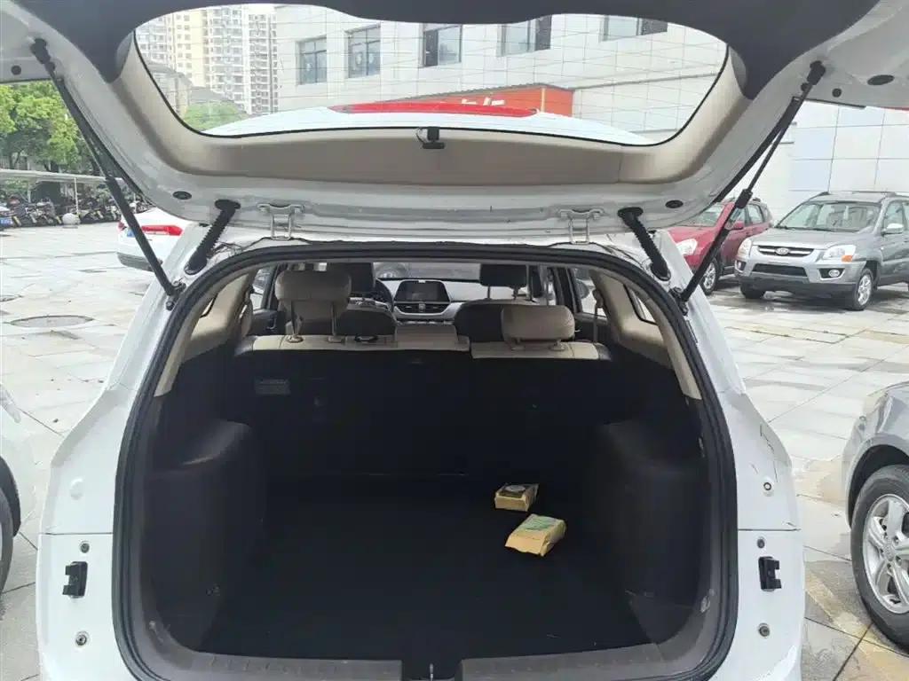 Baojun 310W 2017 1.5L Manual Fashion Edition (National V Emission Standard) — миниатюра 19