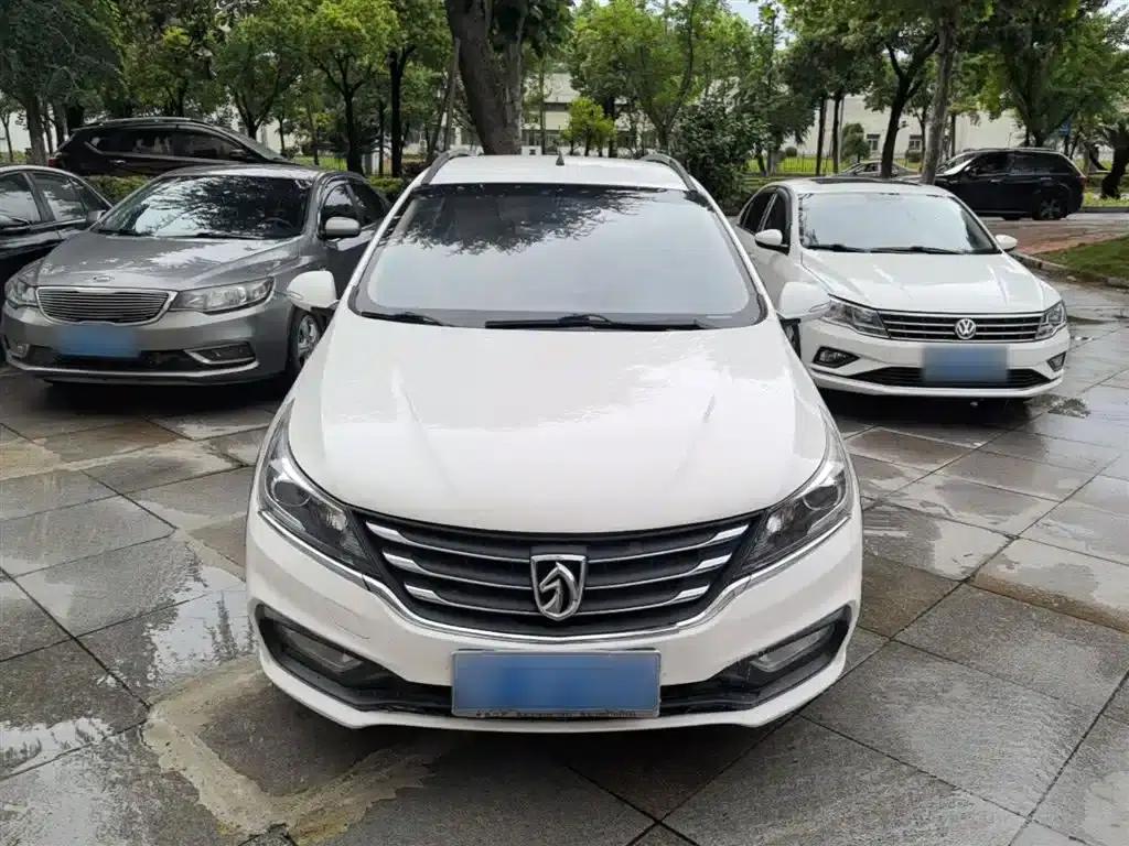 Baojun 310W 2017 1.5L Manual Fashion Edition (National V Emission Standard) — миниатюра 3