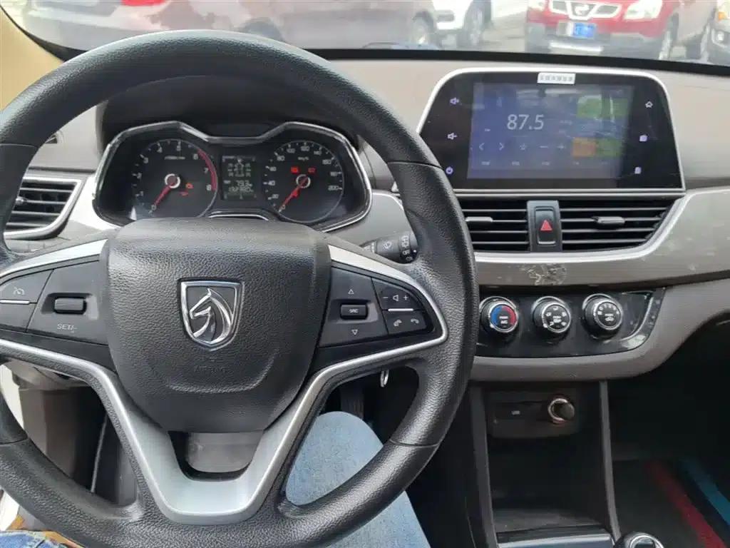 Baojun 310W 2017 1.5L Manual Fashion Edition (National V Emission Standard) — миниатюра 10