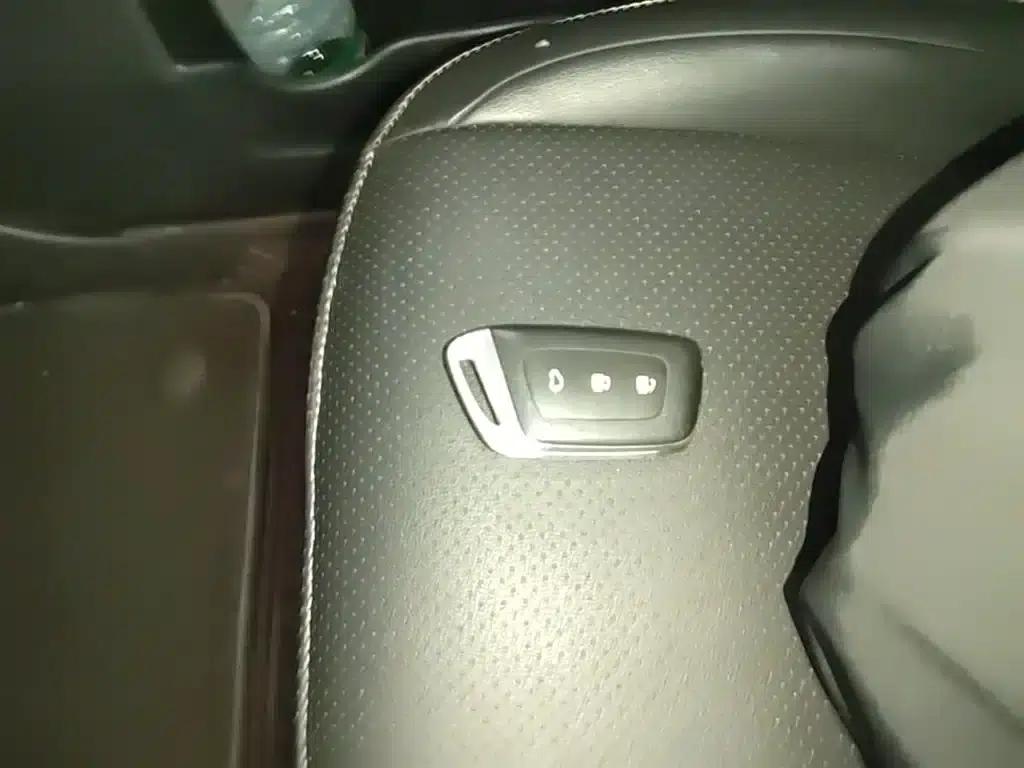 Baojun KiWi EV 2021 Artist Edition Lithium Iron Phosphate — миниатюра 9