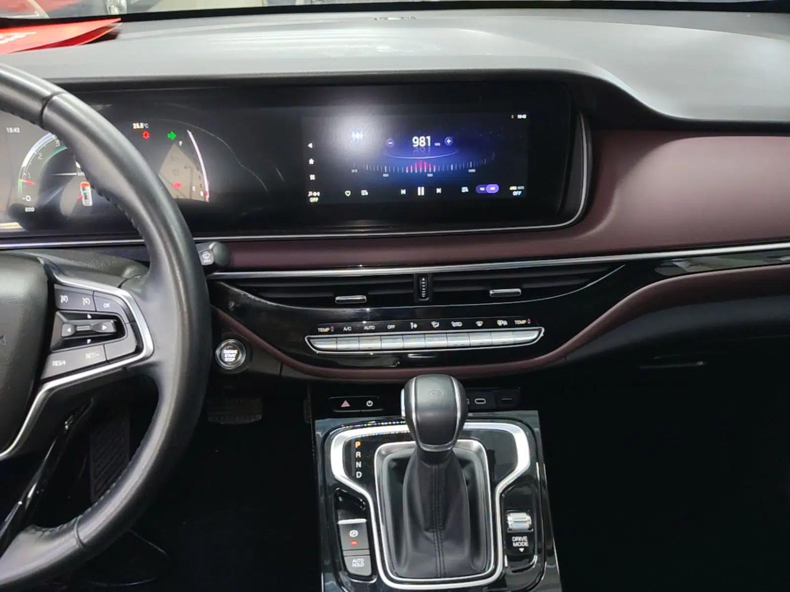 GAC Trumpchi M6 2023 PRO 270T DCT Luxury Edition — миниатюра 16