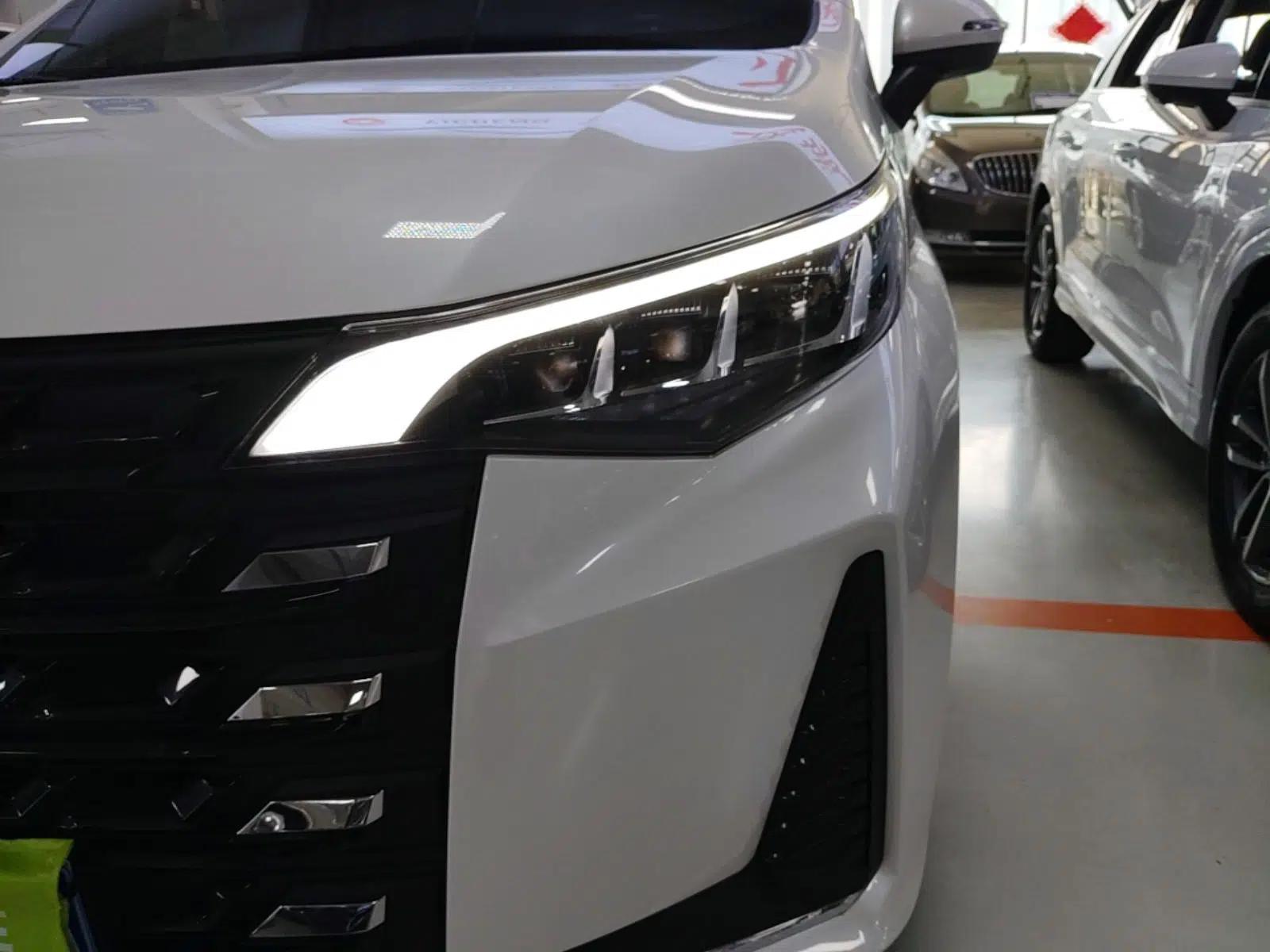 GAC Trumpchi M6 2023 PRO 270T DCT Luxury Edition — миниатюра 9