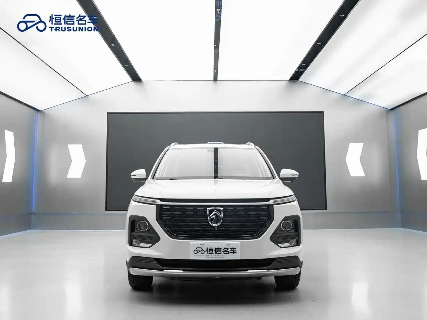 Baojun 530 2020 1.5T CVT Premium Connected Edition 7-seater — миниатюра 2