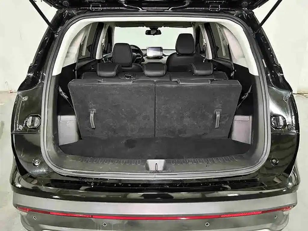 Baojun 530 2019 1.5T Manual Comfort 7-seater National VI Emission Standard — миниатюра 6
