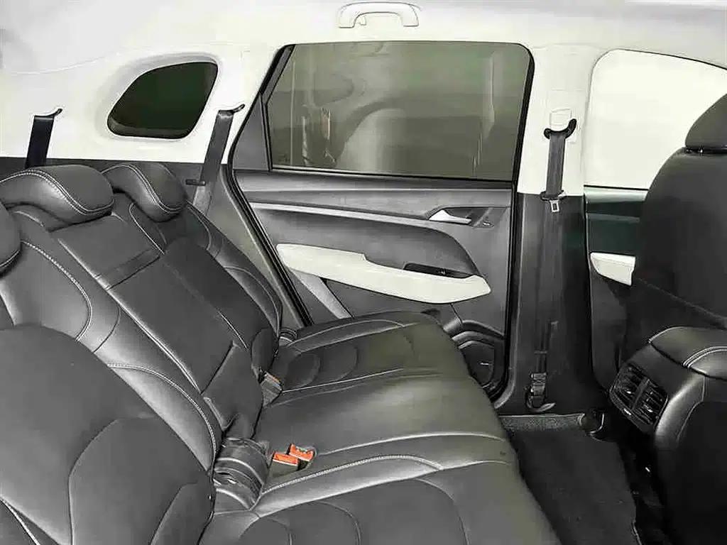 Baojun 530 2019 1.5T Manual Comfort 7-seater National VI Emission Standard — миниатюра 7