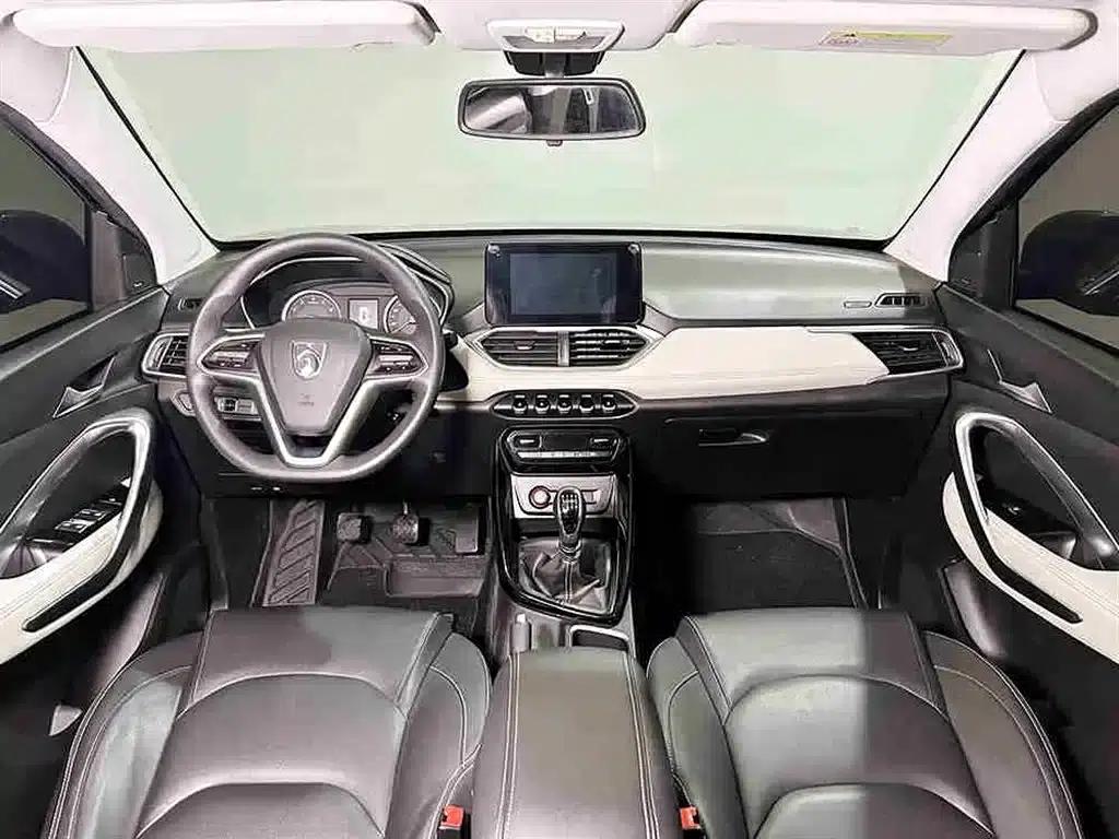 Baojun 530 2019 1.5T Manual Comfort 7-seater National VI Emission Standard — миниатюра 10