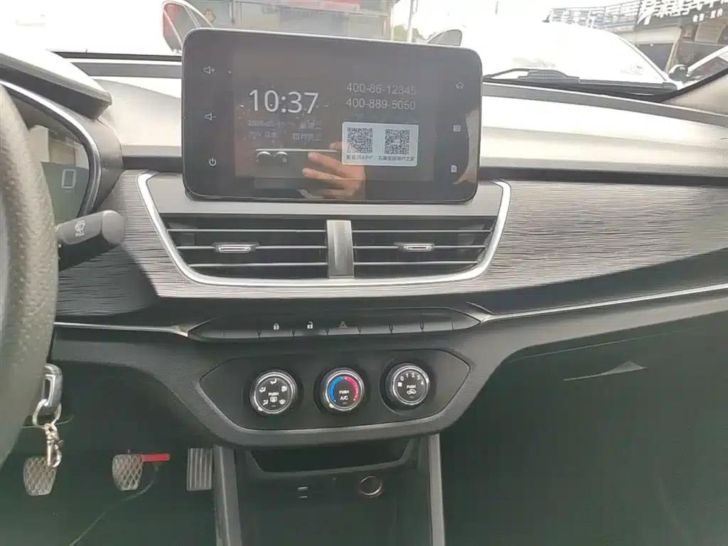 Baojun 360 2018 1.5L Manual Elite (National V Emission Standard) — миниатюра 13