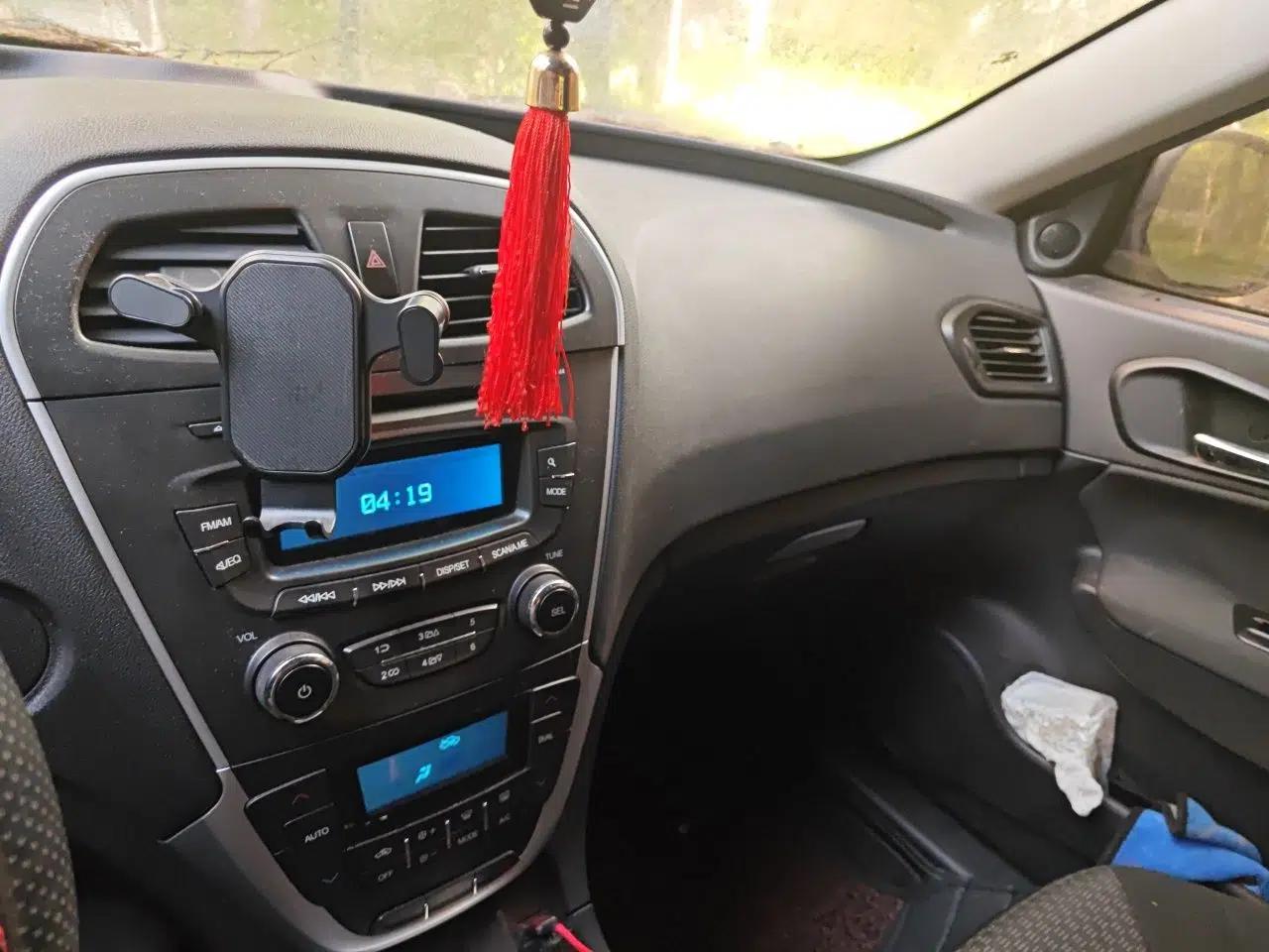 GAC Trumpchi GS5 2012 2.0L Manual Two-Wheel Drive Comfort Edition — миниатюра 14