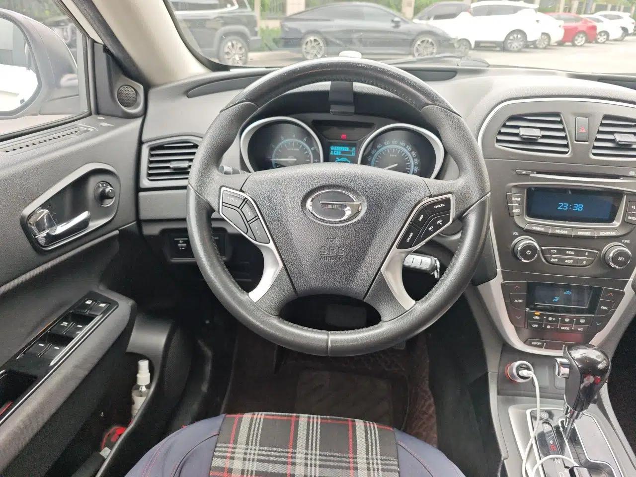 GAC Trumpchi GS5 2014 2.0L Automatic Two-Wheel Drive Deluxe Edition — миниатюра 11